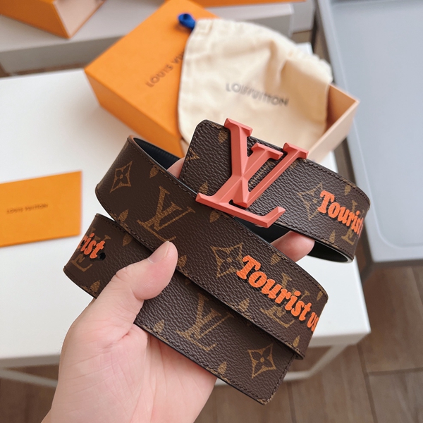 ルイヴィトンベルト正面デザイン